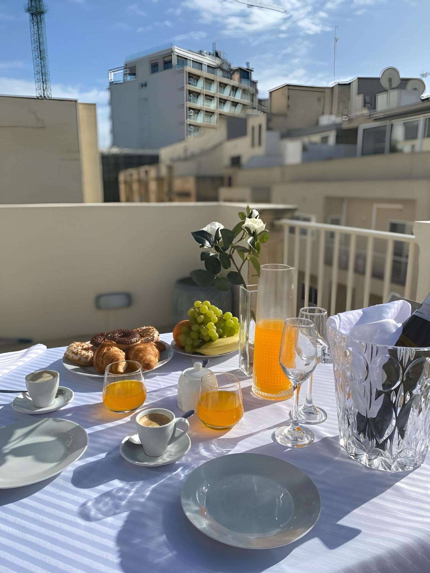 Sliema Cosy Penthouse With Bbq Appartement Buitenkant foto