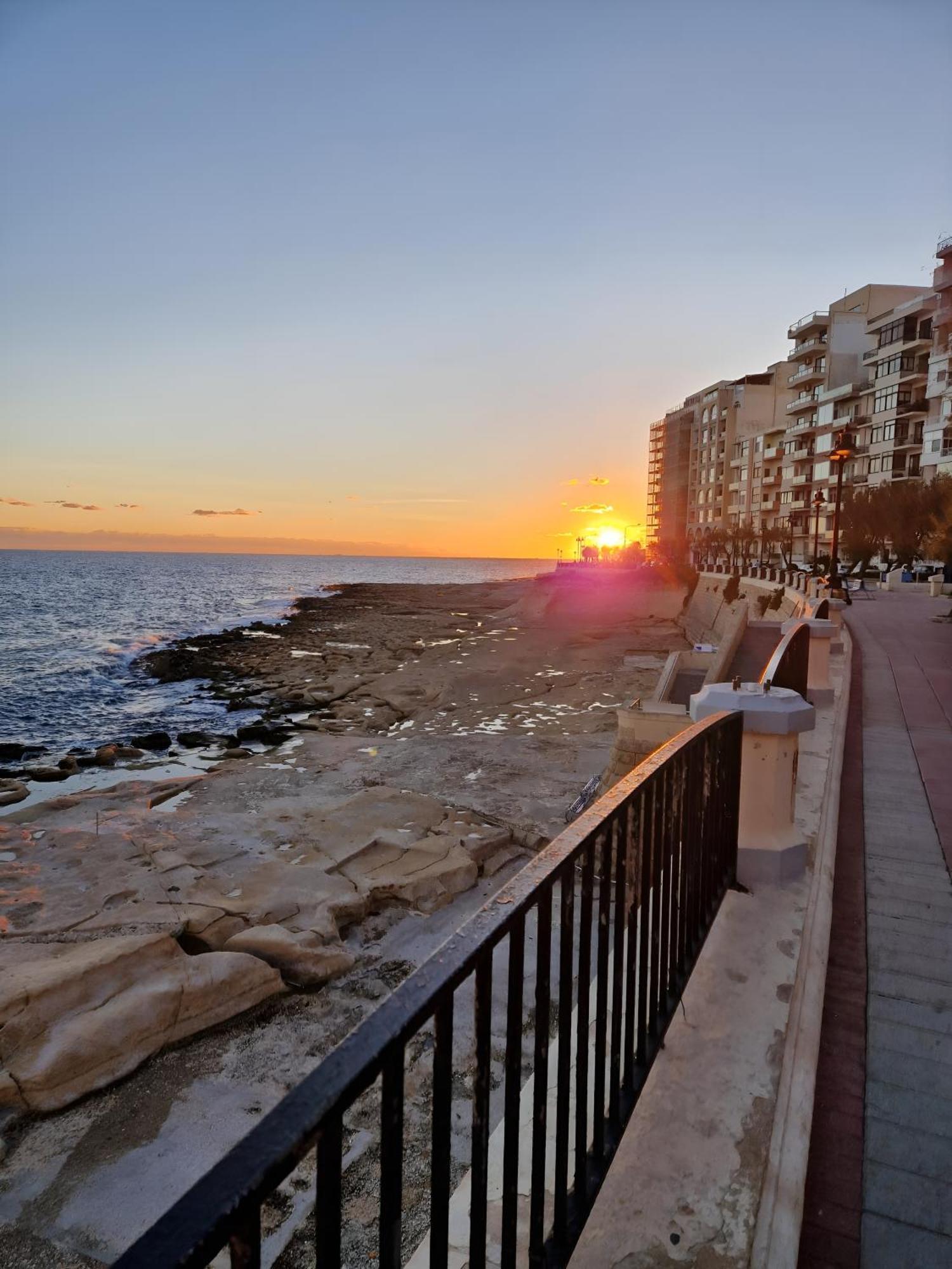 Sliema Cosy Penthouse With Bbq Appartement Buitenkant foto
